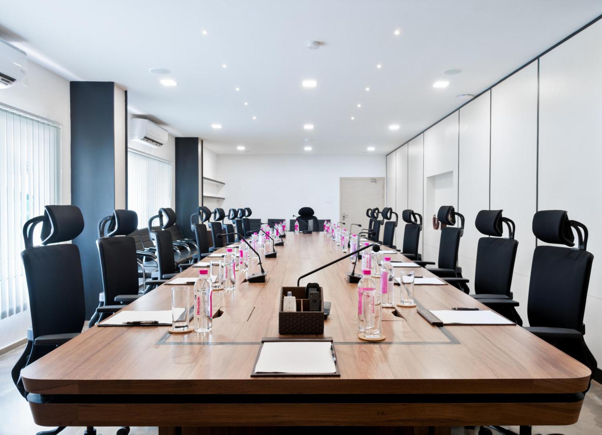 Shulem Boutique Hotel Dimāpur Екстериор снимка