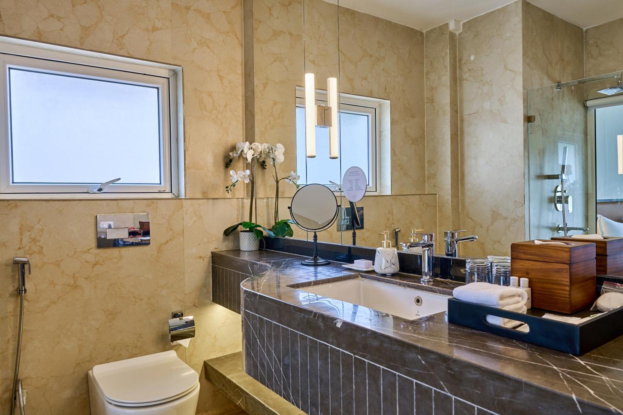 Shulem Boutique Hotel Dimāpur Екстериор снимка