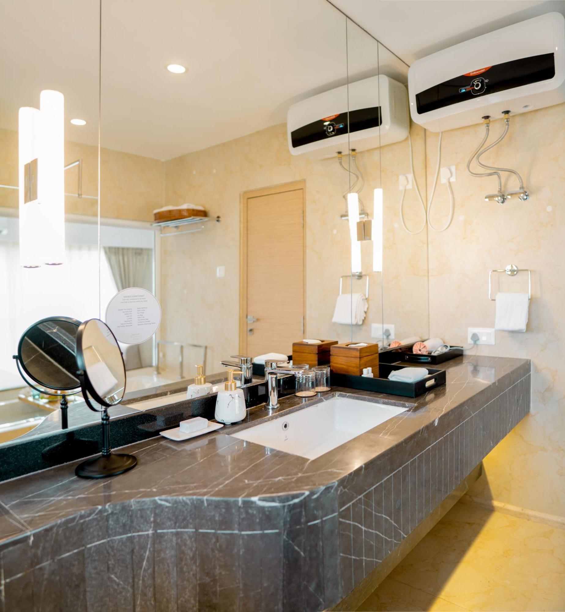 Shulem Boutique Hotel Dimāpur Екстериор снимка